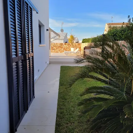 Juanita Cala Blanca (Menorca)
